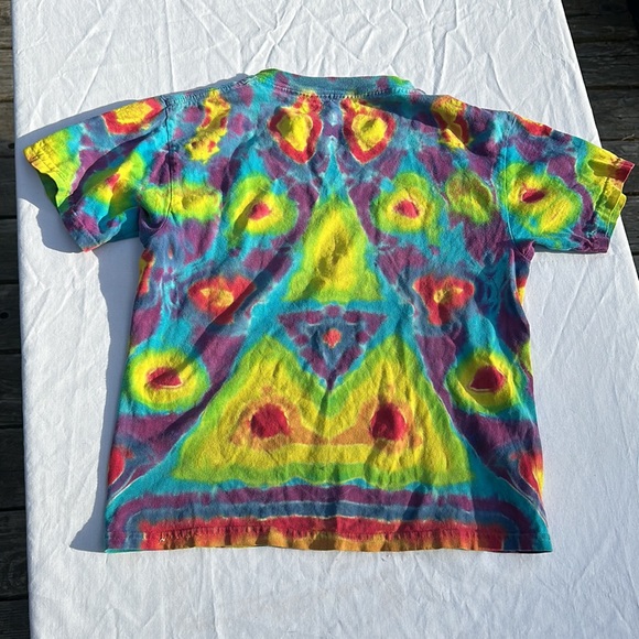 Tie Dye mandala front pyramid on back muti color size 10/12 - Picture 2 of 4